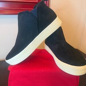 Dolce Vita pristine black suede pull on sneakers. Leather, padded insole size 7